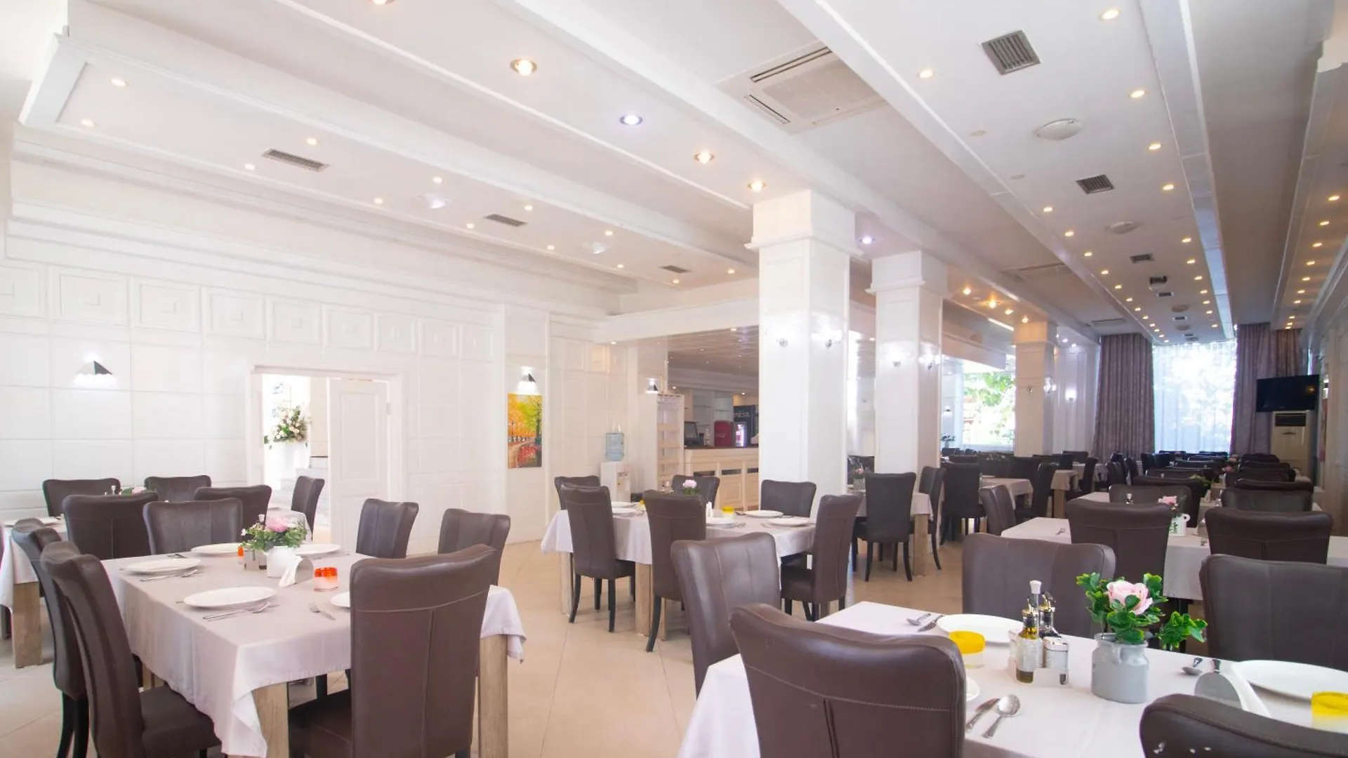 Hotel Princ Golem  Golem (Tirana)